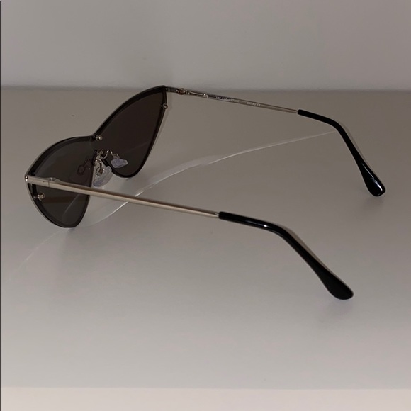 F21 | Cat eye sunglasses - Picture 3 of 4